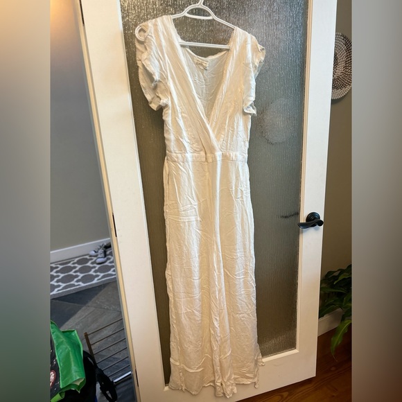 NWOT Beautiful Delicate Urban Outfitters Jumpsuit - Picture 1 of 10